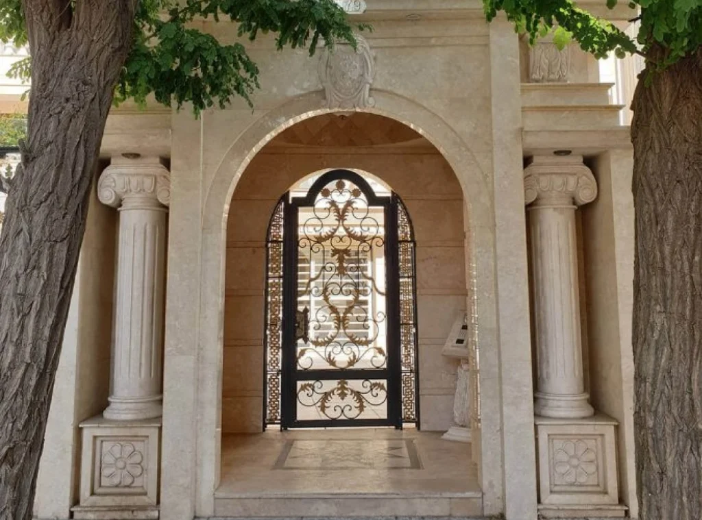 عکس ساختمان مسکونی شیرافکن