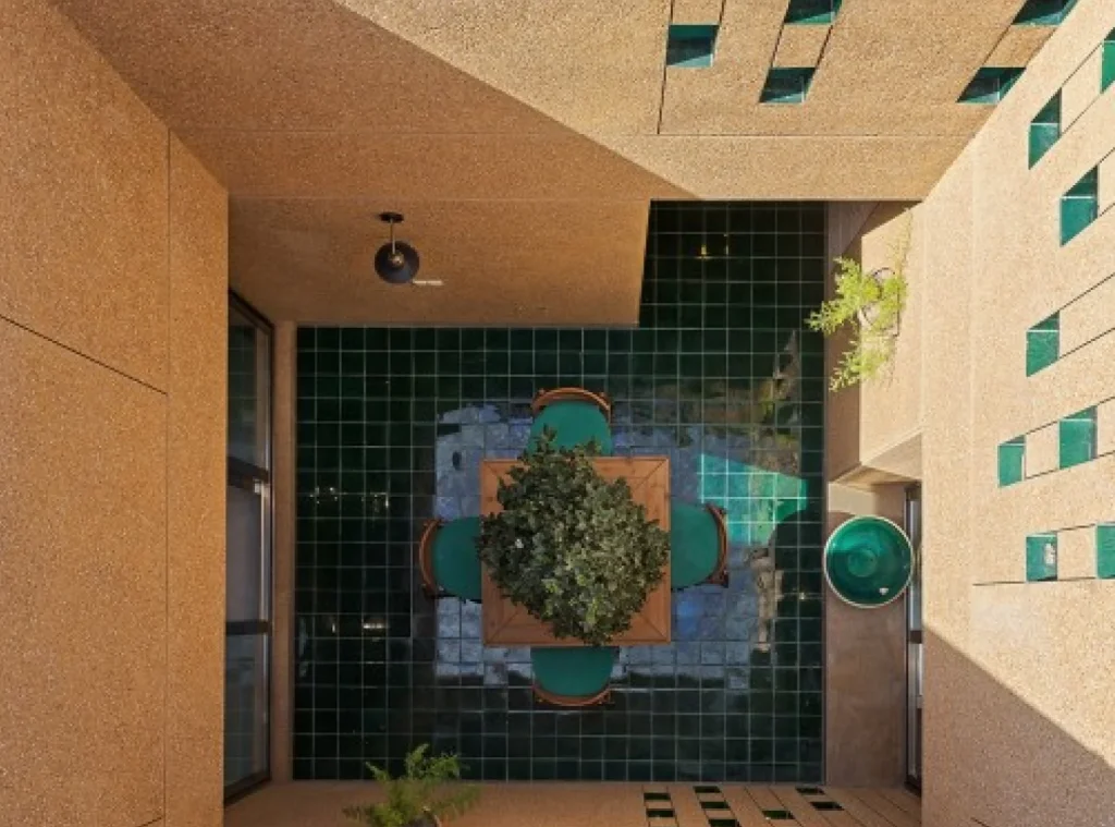 آپارتمان مسکونی ملک